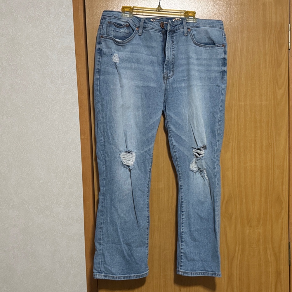 Seven7 Light Blue Distressed Ankle Jeans
